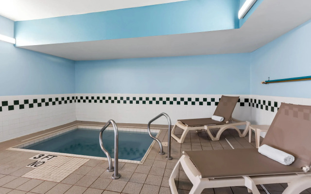Quality Inn and Suites Springfield Southwest near I-72