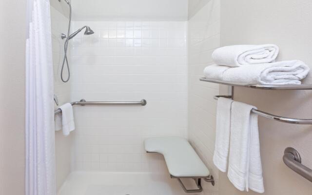 Holiday Inn & Suites Pharr