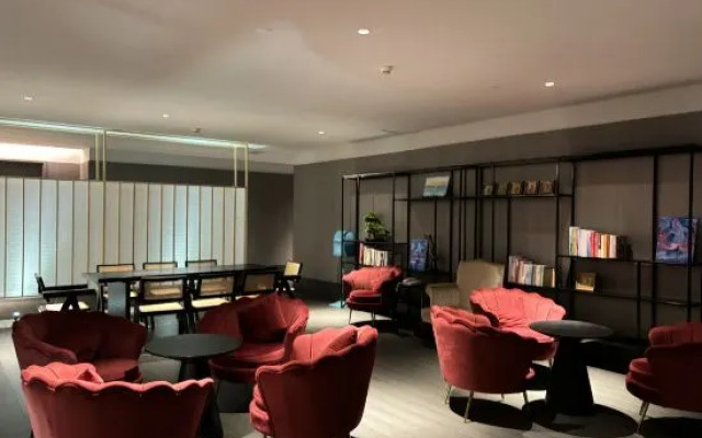 Jingu Boyu Hotel Apartment (Longjing Metro Station)