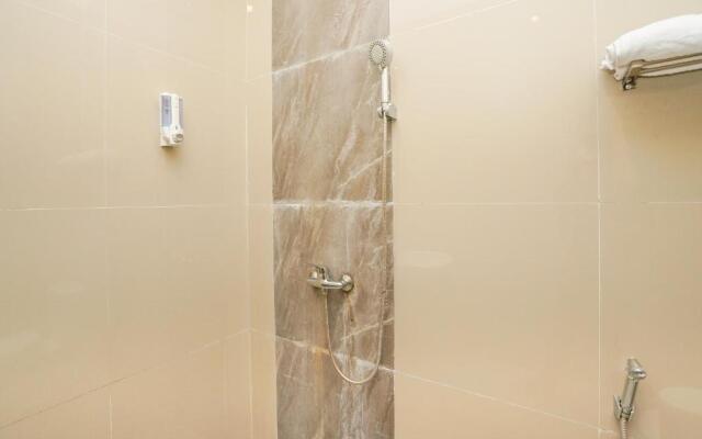 OYO 1957 Riverside Residence