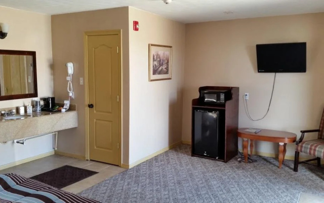 Lakeview Inn & Suites