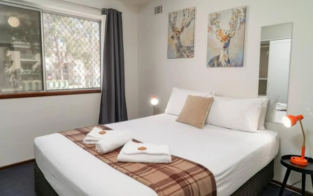 Burswood Lodge Apartments – Guest Rooms – Perth