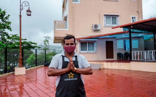 SaffronStays Riverdale, Mulshi - Lakefront villa with pool and mountain view