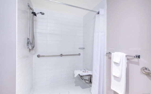 Microtel Inn & Suites By Wyndham Fort Mcmurray
