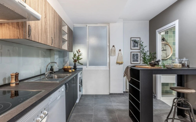 Boma - 2 Bedrooms and Terrace in Recoletos