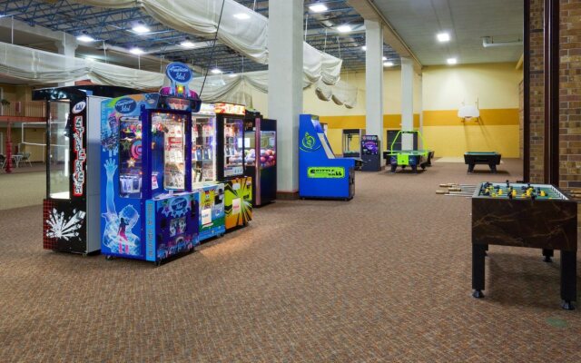 Holiday Inn & Suites St. Cloud by IHG