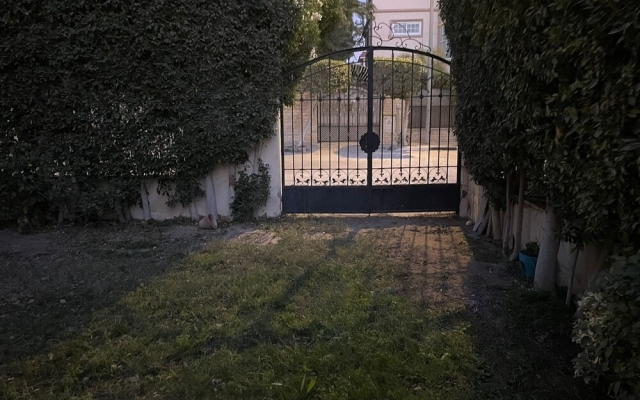 Beverly standalone villa with garden
