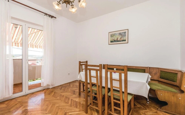 Amazing Home in Dinjiska With Wifi and 1 Bedrooms