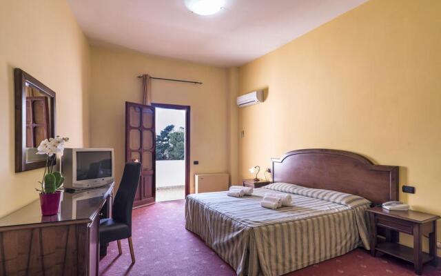 Hotel Akrabello