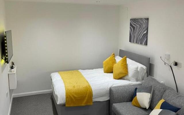 Balco Sherwood Studio (Adults Only)