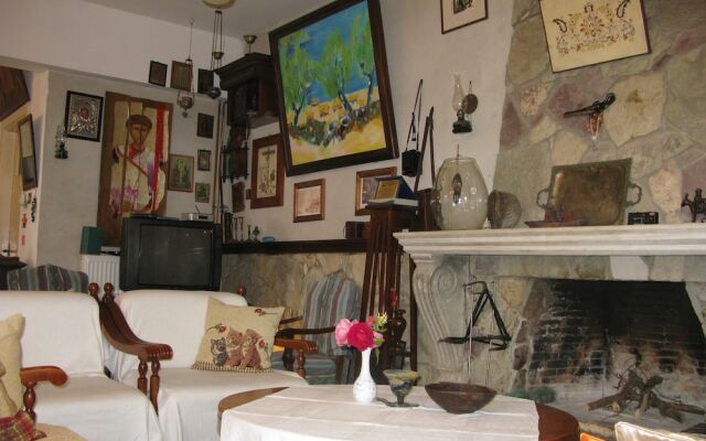 Antique Seaside Stone House - Boat Trips