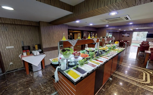 Green Prusa Hotel
