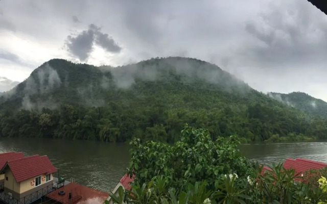 Naphatphorn Resort