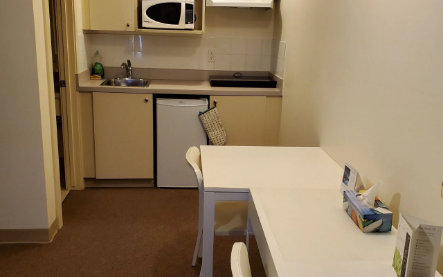 waintel studio-wainwright motel