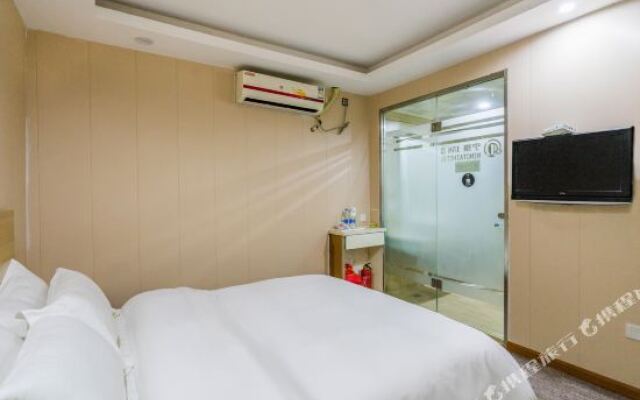 Huaju Hotel (Haining Haichang Road subway station store)