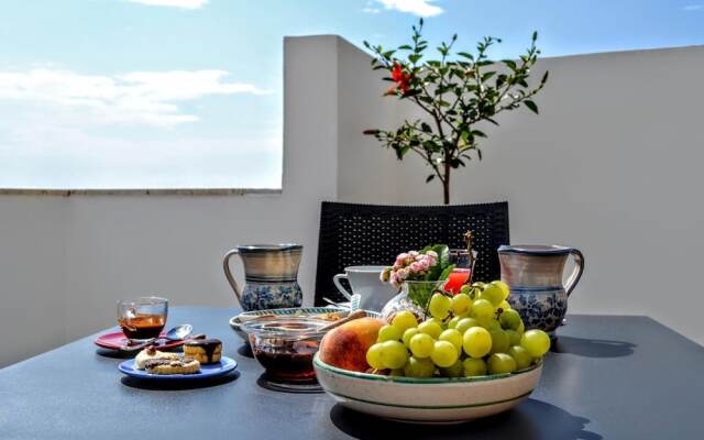 B&B Tauromenion