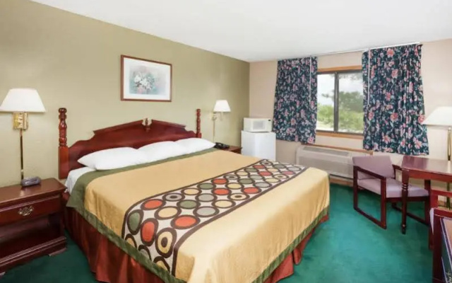 Super 8 McLean/Bloomington SW