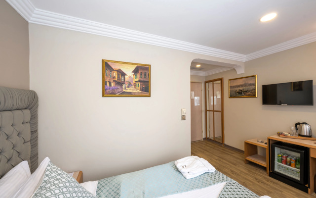 Grand Anka Hotel