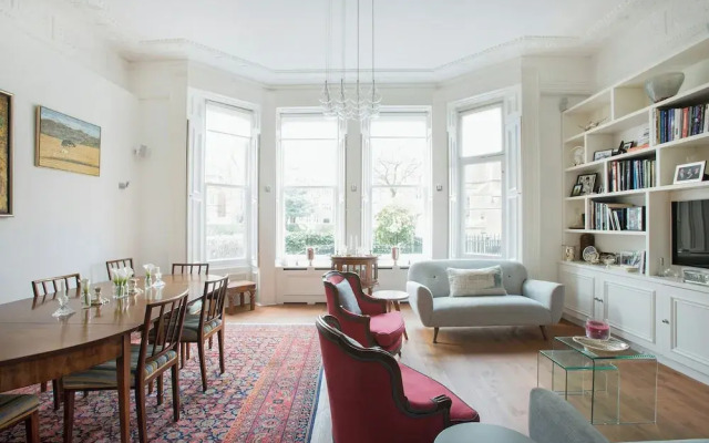 Courtfield Road II by Onefinestay