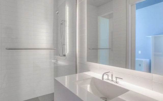 Hotel Revel