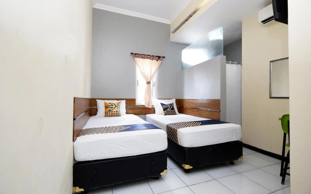 Super OYO 2209 Solo Point Guest House Syariah