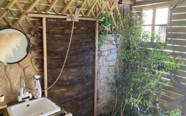 chambre double avec salle de bain privée