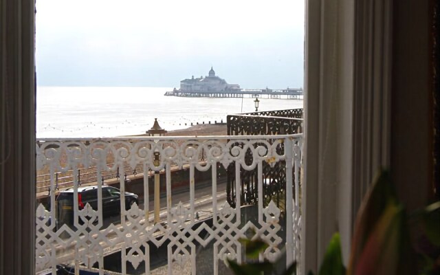 Waterside Boutique Hotel