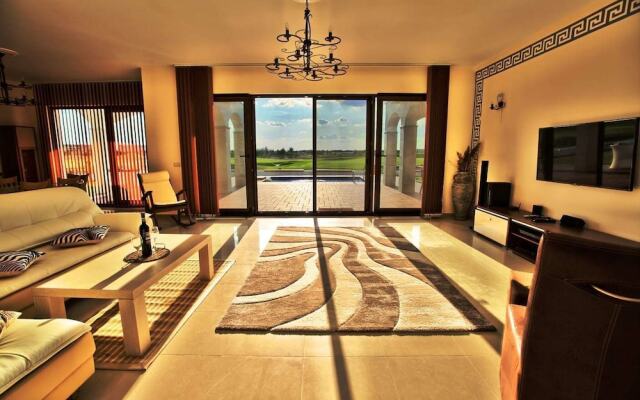 Lighthouse Golf & Spa Apartments