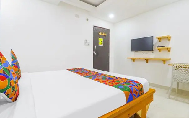 FabHotel Green Leaf