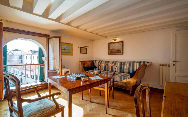 Ca’ Cappello Venetian Apartment M02074212072