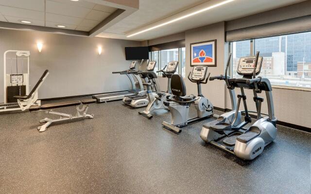 DoubleTree by Hilton St. Louis Forest Park