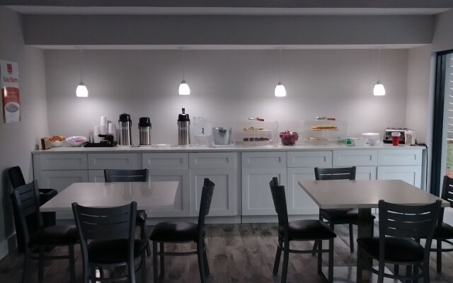 Econo Lodge Orlando Airport