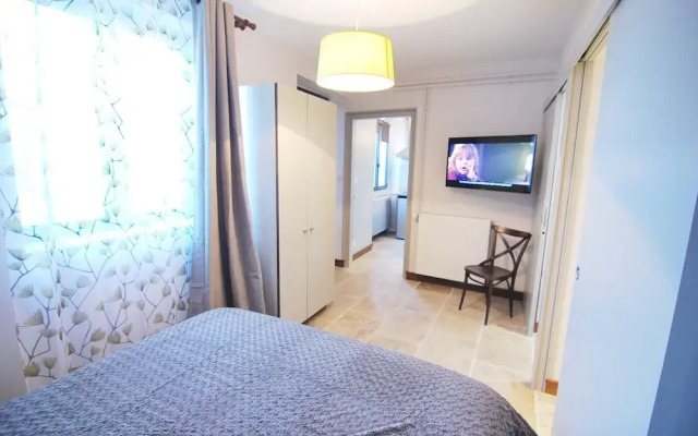 Appartements Pied à Terre, haut standing avec cuisine équipée et terrasse / Groupe HRM