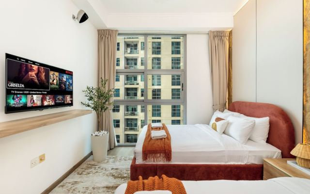 Urban Dubai Marina Stay Near Yacht