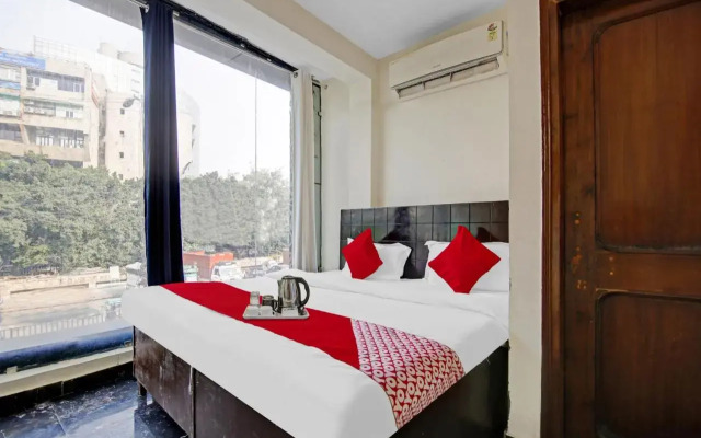 Oyo Flagship 703124 Hotel The Royal