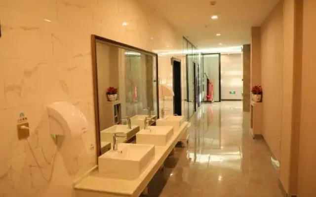 Qiyuehai Holiday Hotel