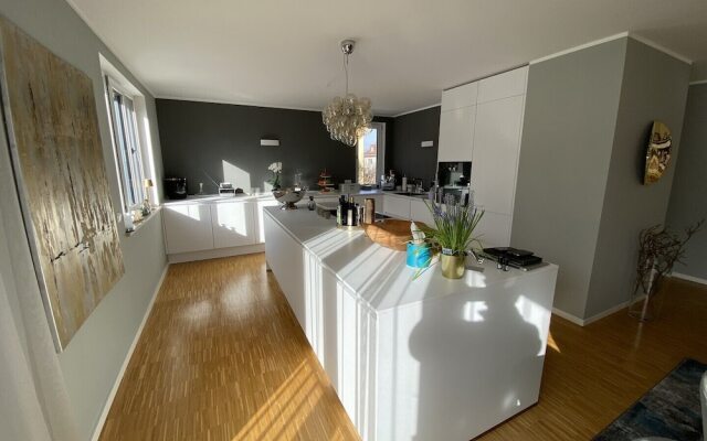 Beautiful 3-bed Apartment in Munchen