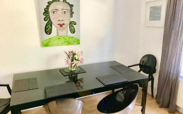 Trendy 2BD Flat in West Hampstead