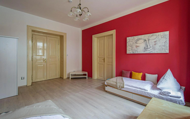 For celebrations spacious 3BDR apartment with balcony