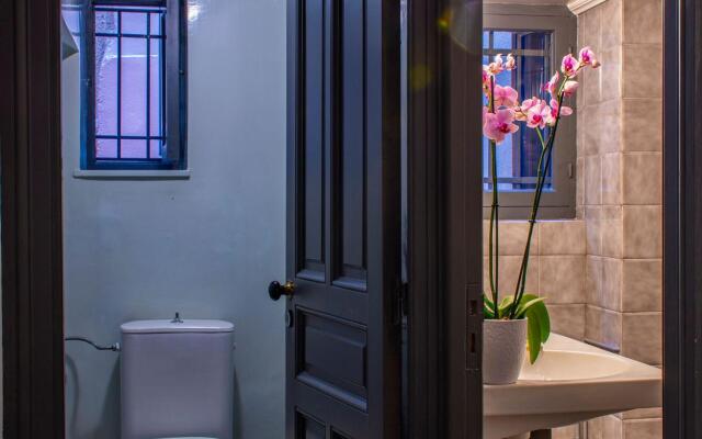 Art Pantheon Apartment (Two-Bedrooms)