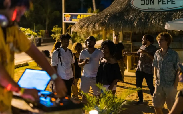 Afreeka Beach Hostel & Music Bar
