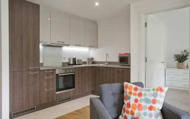 Modern Apartment Close to Airport