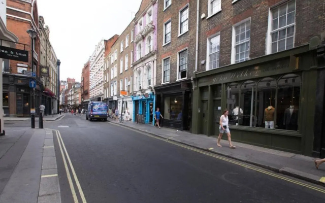 Superb One Bedroom Apartment in Soho