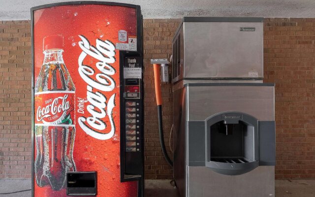 Days Inn & Suites by Wyndham Bossier City/Casino Area