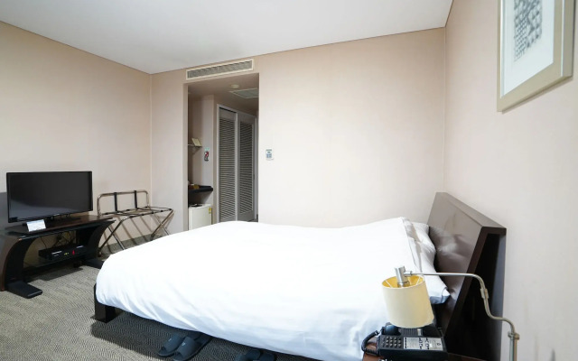 Gumi Century Hotel