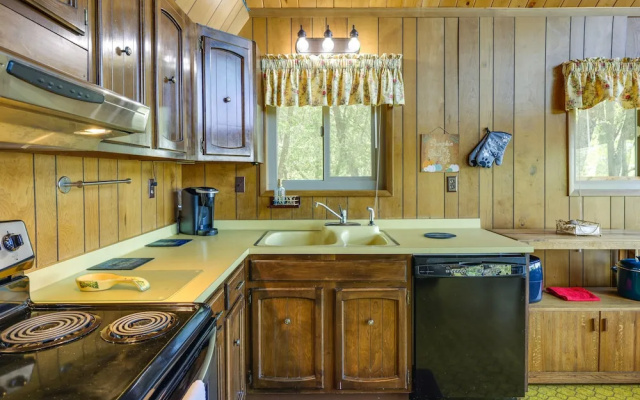 Hike, Bike & Golf: Peaceful Cabin in Twain Harte!