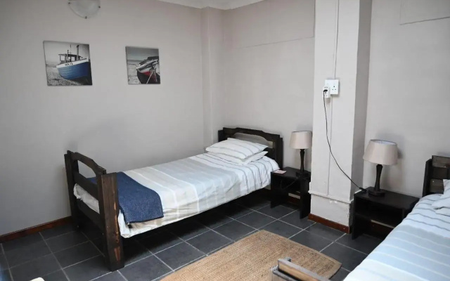 Cosy 2 bedroom flat for 4