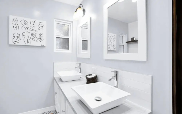 Burnside by Avantstay Modern, Boho, Chic LA Home