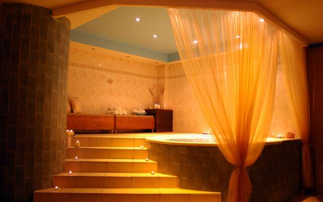 Aristoteles Holiday Resort & Spa