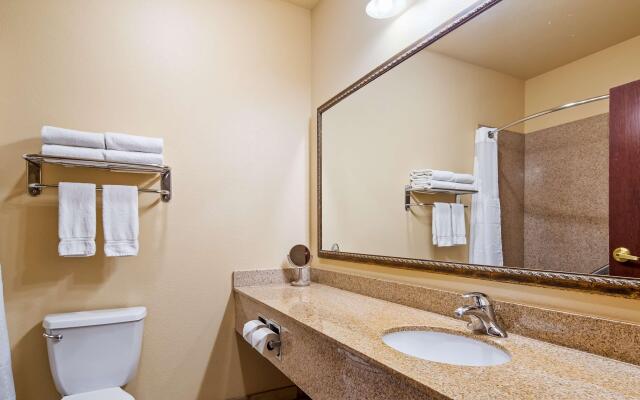 Best Western Plus Crown Colony Inn & Suites